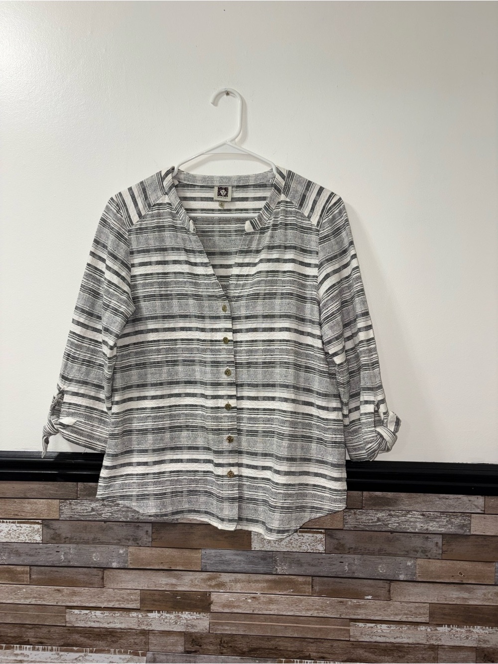 Anne Klein Gray and White Striped Button-Front Shirt Linen Blend Size Small